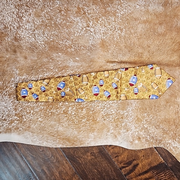 TANGO by Max Raab Men's Silk Football Neck Tie - Picture 1 of 5